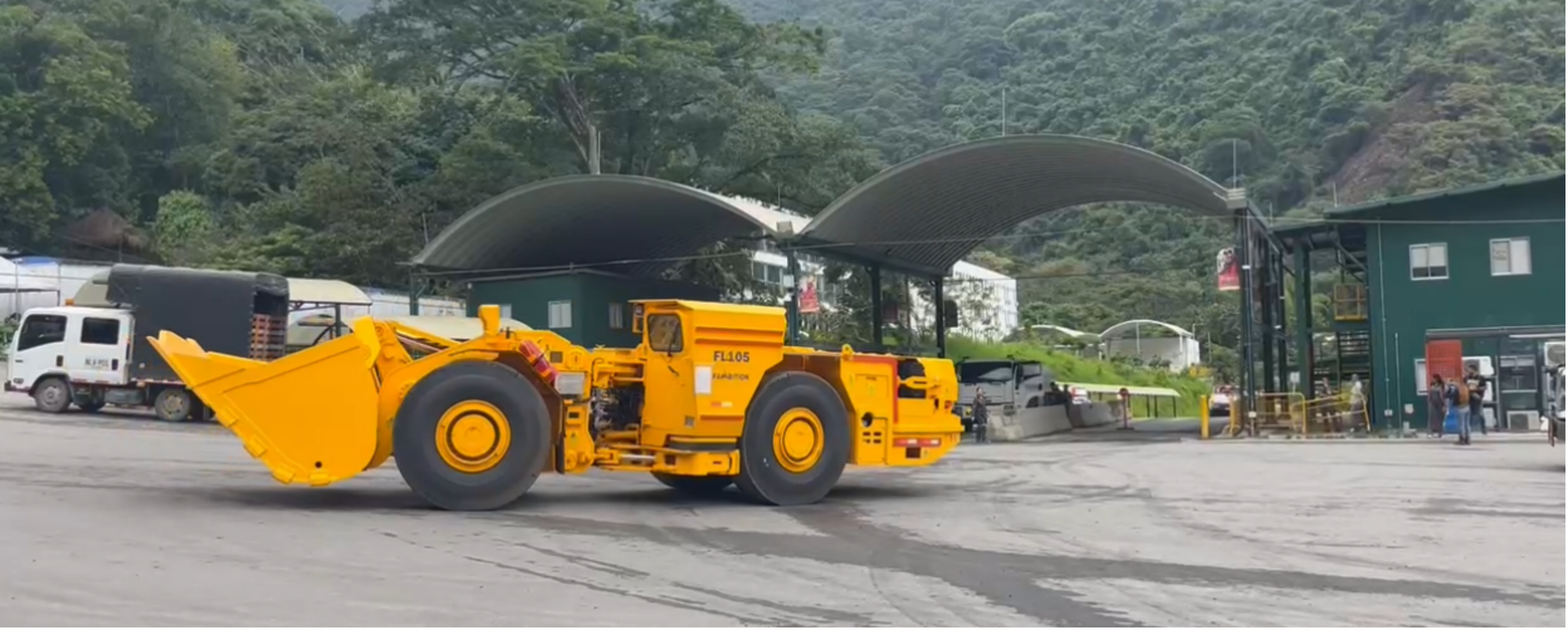 Load-Haul-Dump (LHD) machines Load-Haul-Dump (LHD) մեքենաներ
